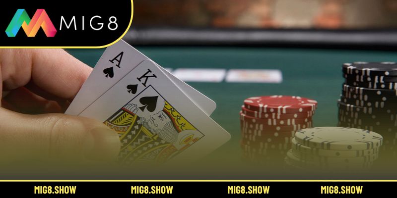 Cao thủ poker thể hiện bản lĩnh trong từng ván cược gay cấn